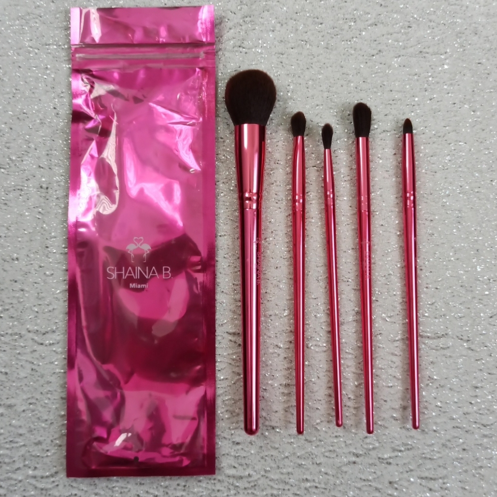 Shaina B brush set